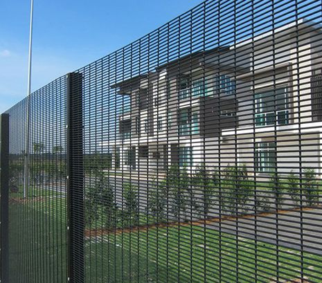 Система ограждения периметра с защитой от перелезания для правительственного района Новой административной столицы Египта