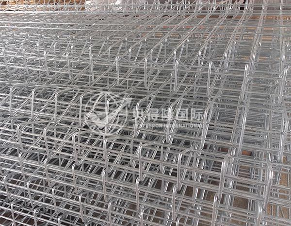 Горячеоцинкованный забор из сетки BRC с изогнутым верхним краем